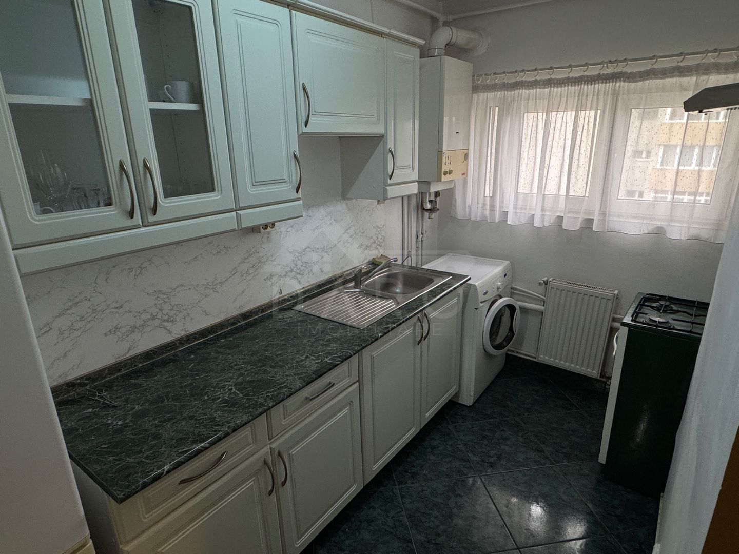 Apartament 2 camere dambu Pietros - Poză 3