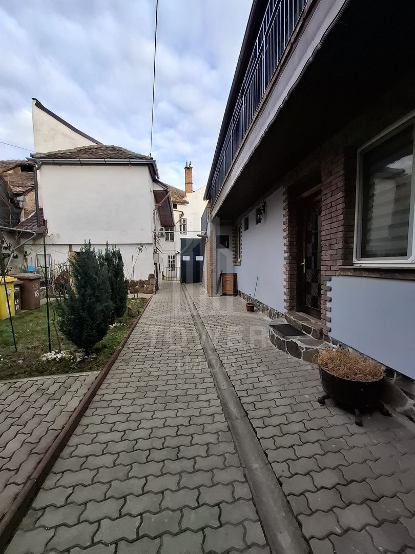 De vânzare teren cu proiect de reconstrucție apartament – zonă centrală - Poză 6