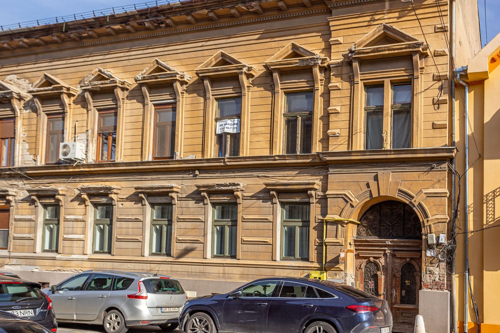 Apartament ultracentral cu potențial extraordinar - Poză 2