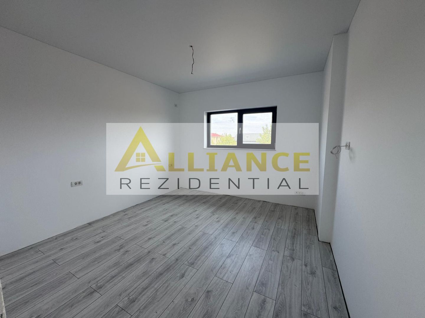 Casa Individuala - 4 camere - 2 bai - 320mp teren - Poză 11