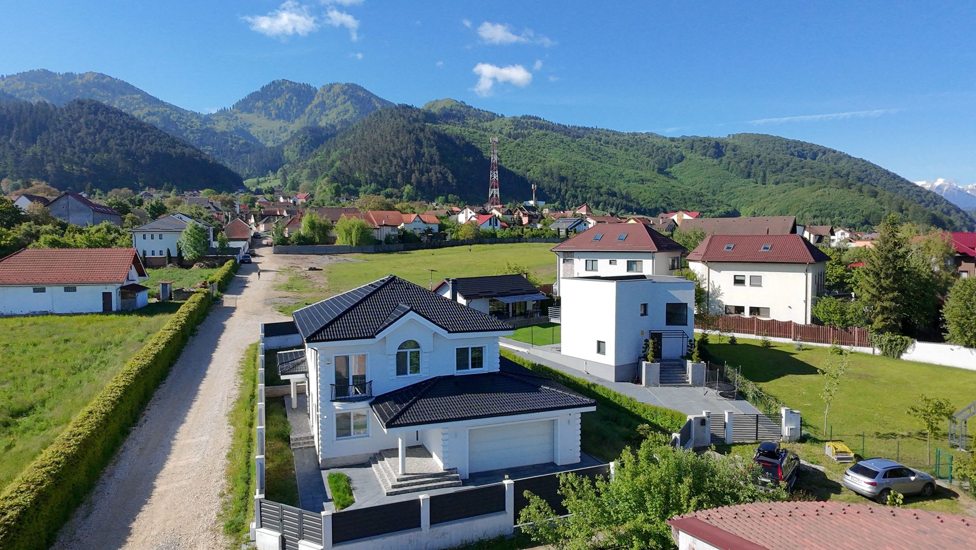 Casă ideală pentru familie în Brașov, Bunloc – spațioasă, luminoasă, priveliște - Poză 3