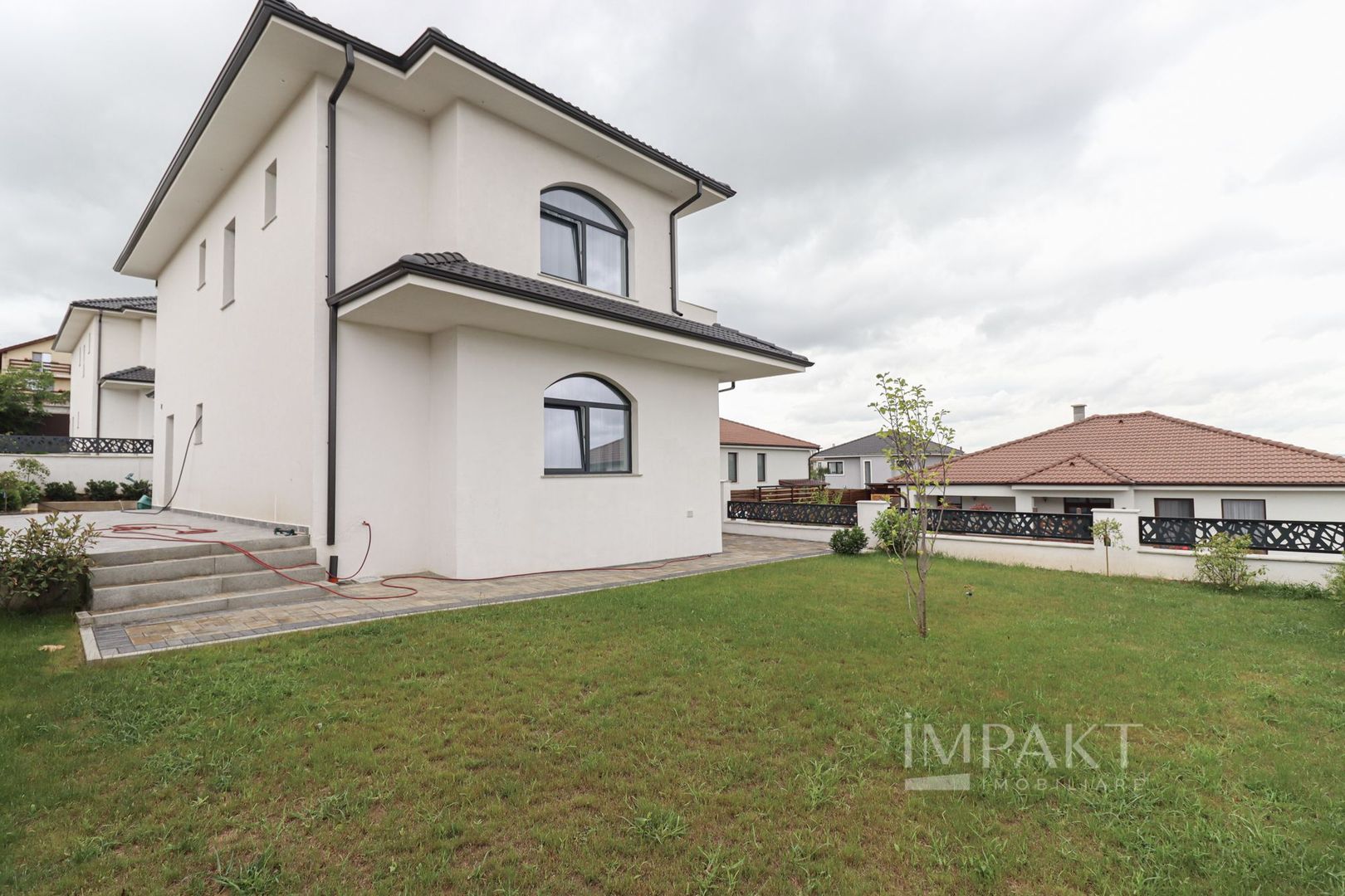 Casa superba de vanzare, situata intr-o zona aerisita a Dezmirului! - Poză 8