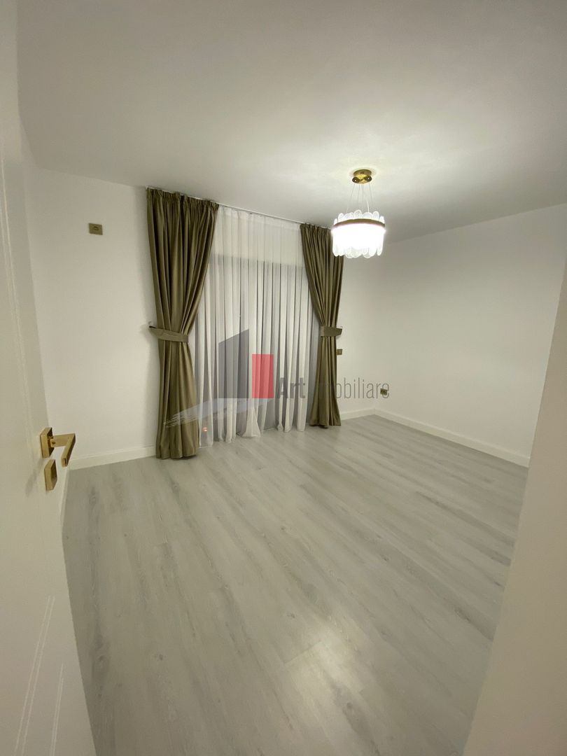 VILA SUPERBA DE VANZARE IN PIPERA - Poză 12