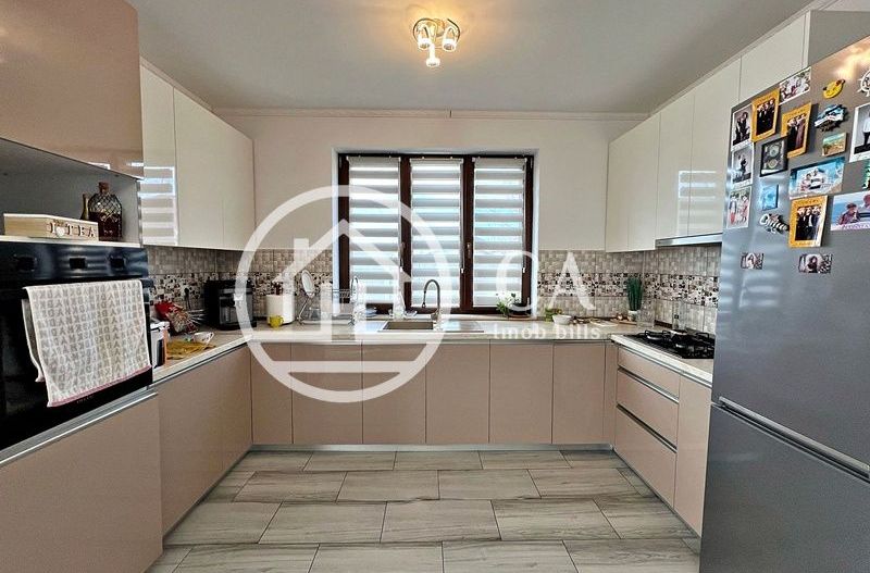 Casă de vânzare cu 4 camere în Santandrei, Oradea - Poză 6