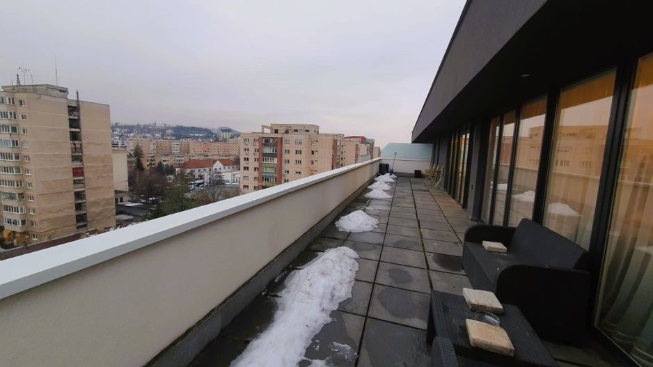 Penthouse cu 2 parcări subterane, vedere panoramică spre Tâmpa – Centrul Civic - Poză 23