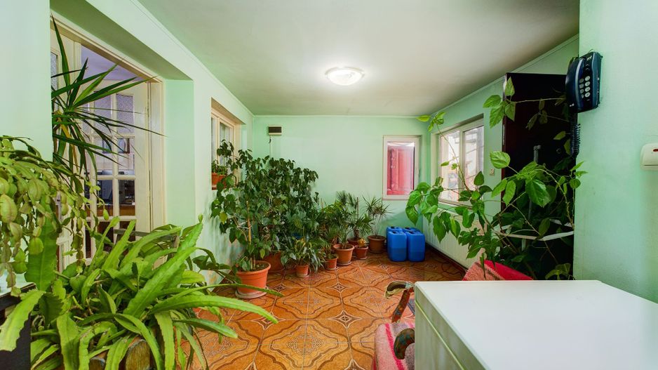 Casă cu 8 camere zona Aradul Nou - Poză 12