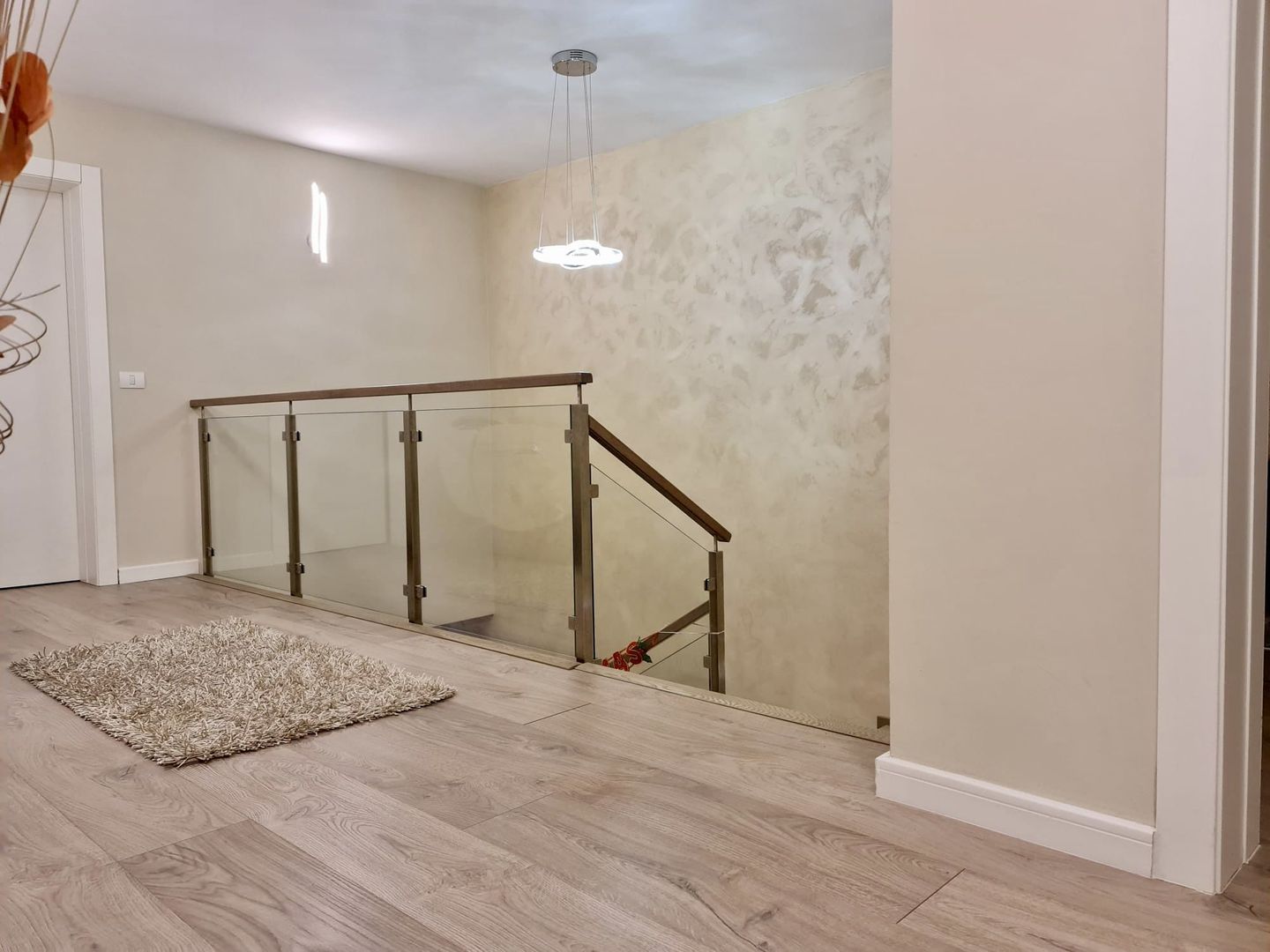 Vila pretabila pentru doua familii - Poză 10