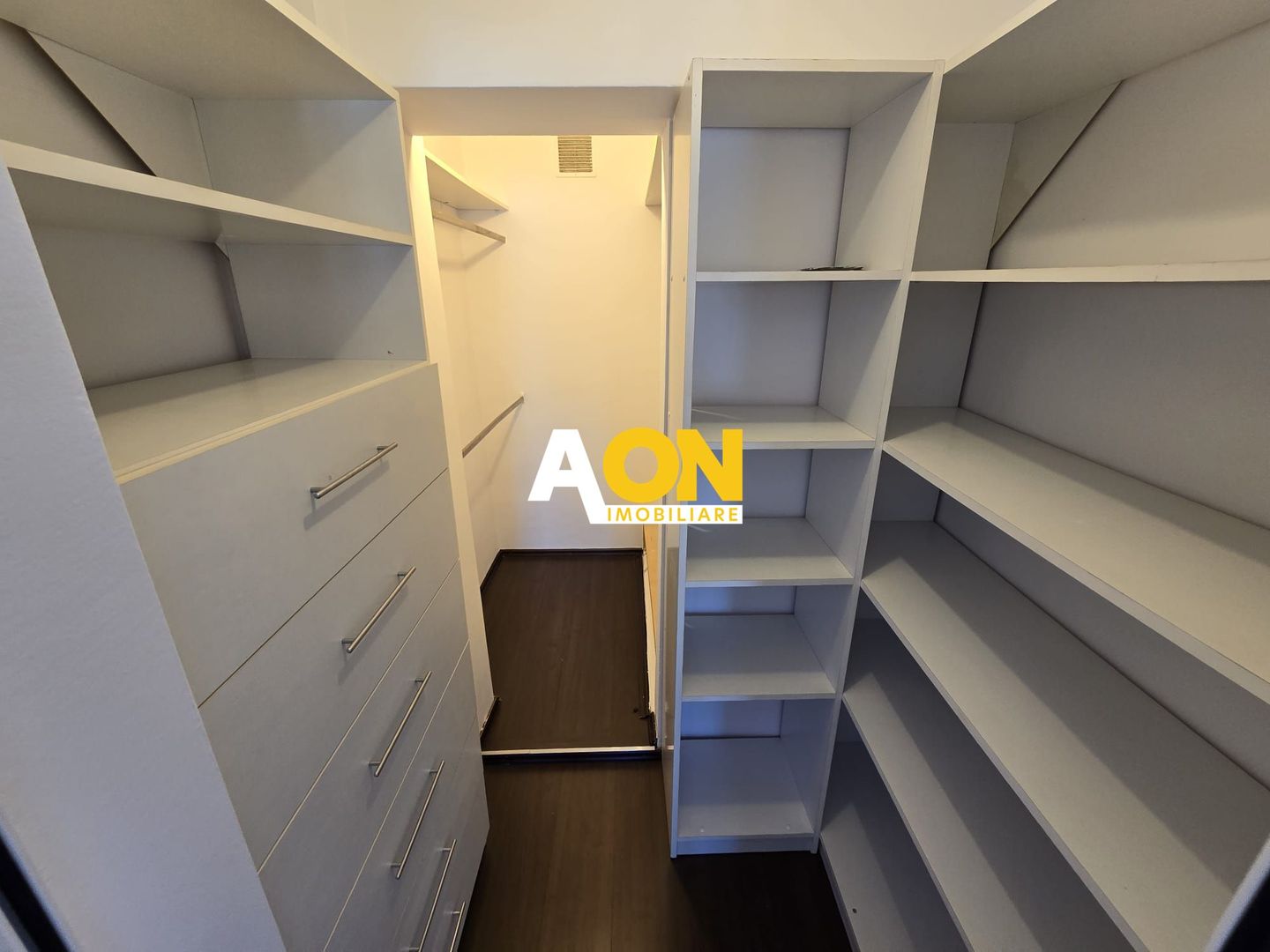 Apartament cu 3 Camere, Scară Interioară, Zona Centru - Poză 6