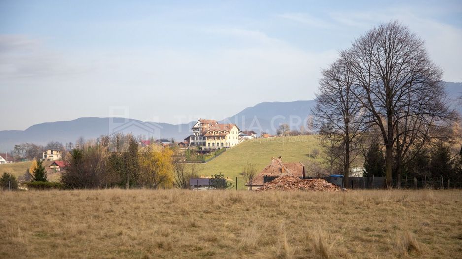 Teren intravilan parcelabil, priveliște spre munți, Sohodol, Bran - Poză 11