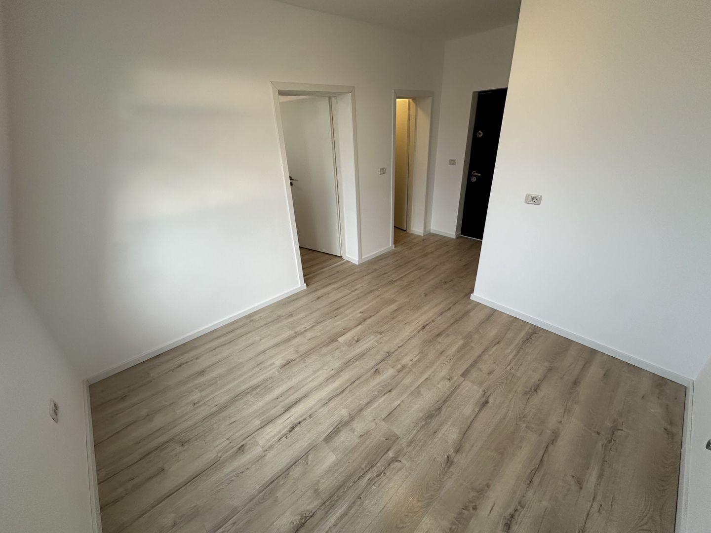 Apartament 1 camera la Mansarda zona Bucovinei - Poză 2