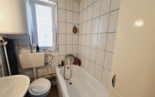 Apartament 3 camere in Cetate cu loc de parcare, curte si boxa - Poză 8