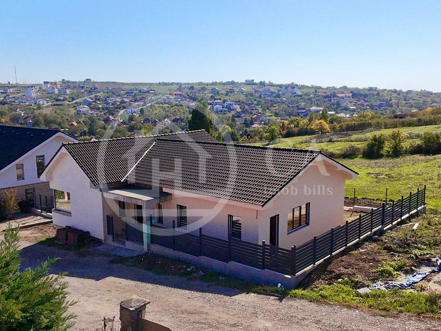 Casă de vânzare cu 4 camere în zona de Dealuri, Oradea - Poză 5