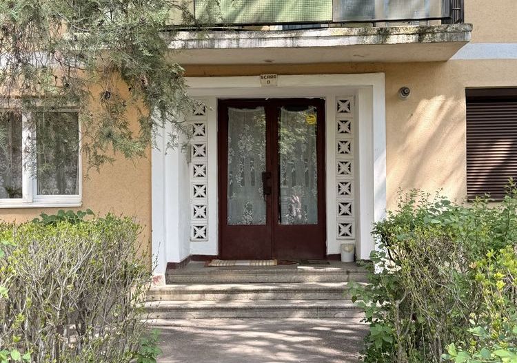 BRASADAS vinde ap 3 camere etajul 2/4 pe Careiului - Poză 5