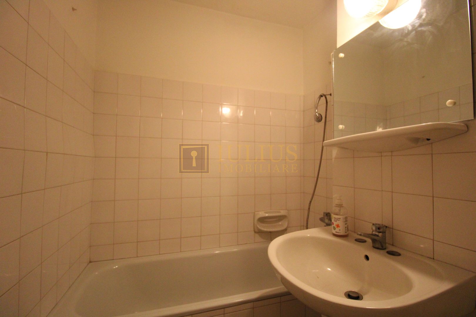 Decomandat, centrala pproprie, ideal pentru cei ce lucreaza de acasa. - Poză 21