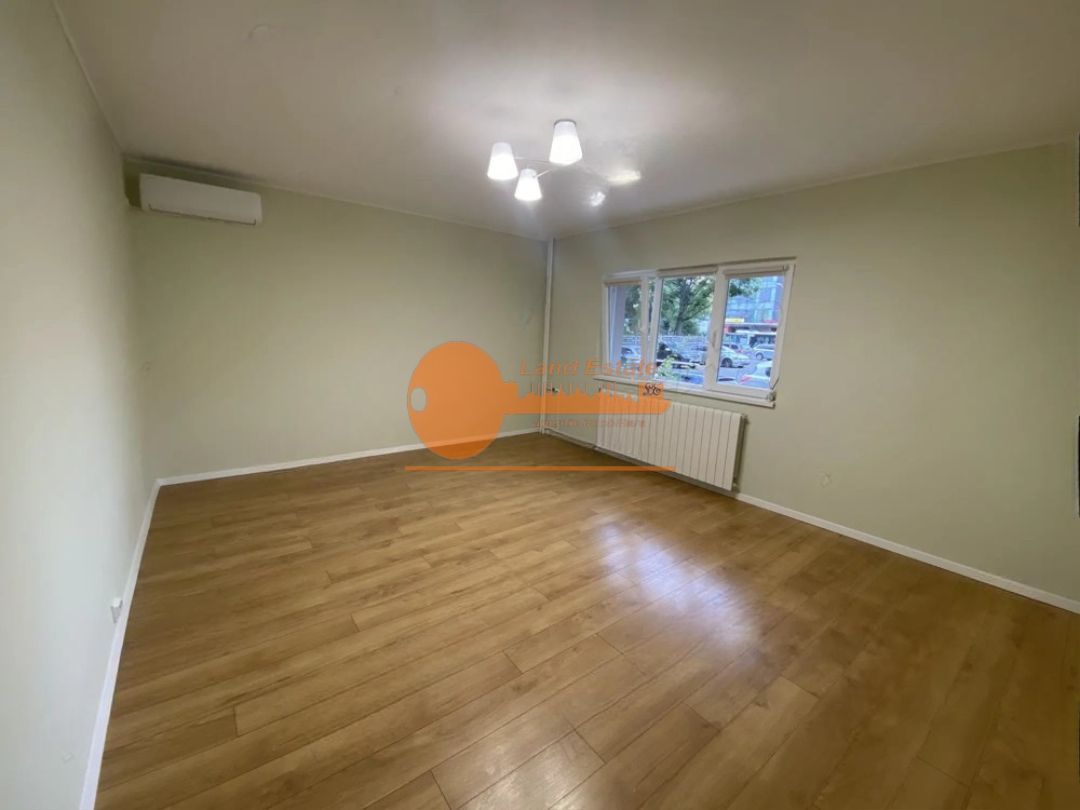 2camere 13 septembrie - 1987 - Poză 2