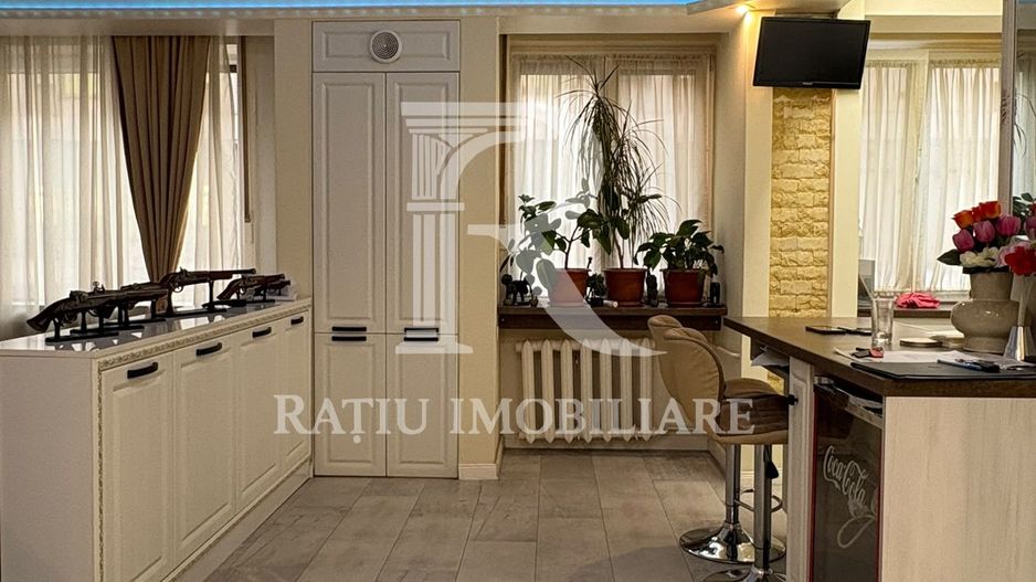 Apartament cu 3 camere | Zona Centrala | Oradea - Poză 3
