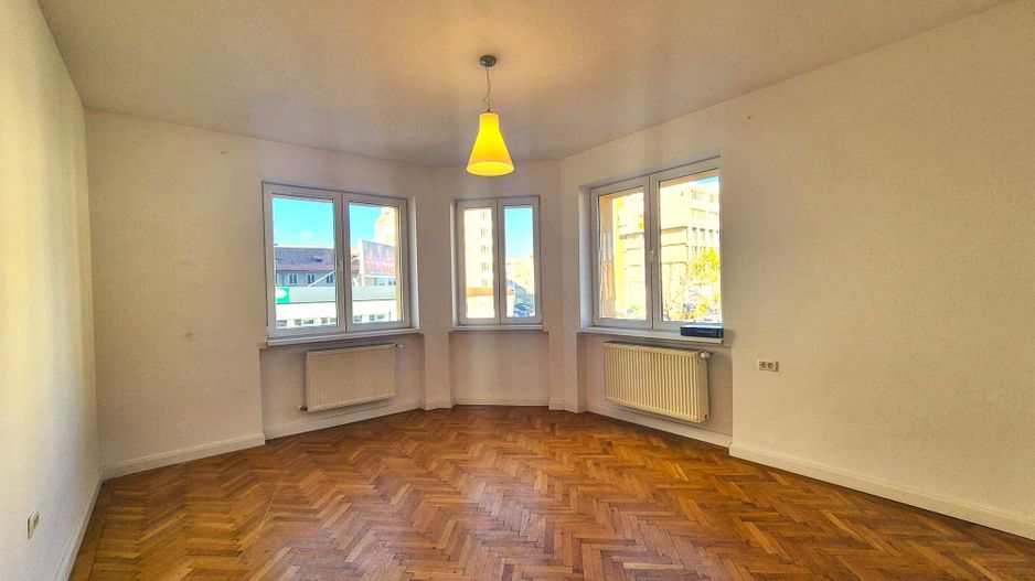 Exclusivitate - Zona Tribunalului , Sf. Constantin, spațiu stradal - Poză 5