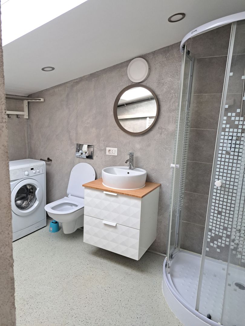 Studio cochet de închiriat în mansardă, inima orașului! - Poză 9