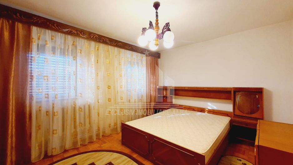 Apartament cu 3 camere decomandate, Cetate - Poză 5