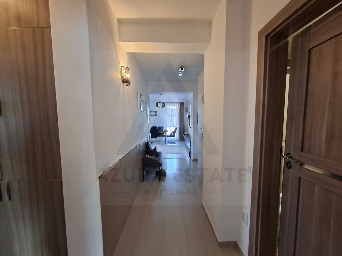 Apartament modern 3 camere 2 bai si 2 locuri de parcare in Selimbar - Poză 11