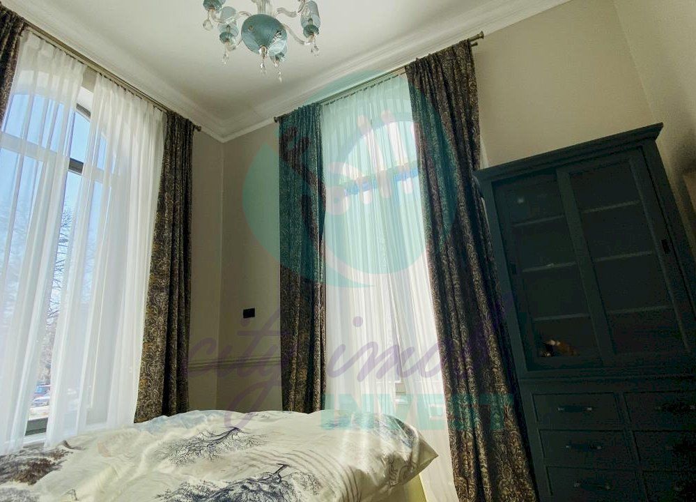 Vila complet renovata cu elemente decorative deosebite - Poză 12