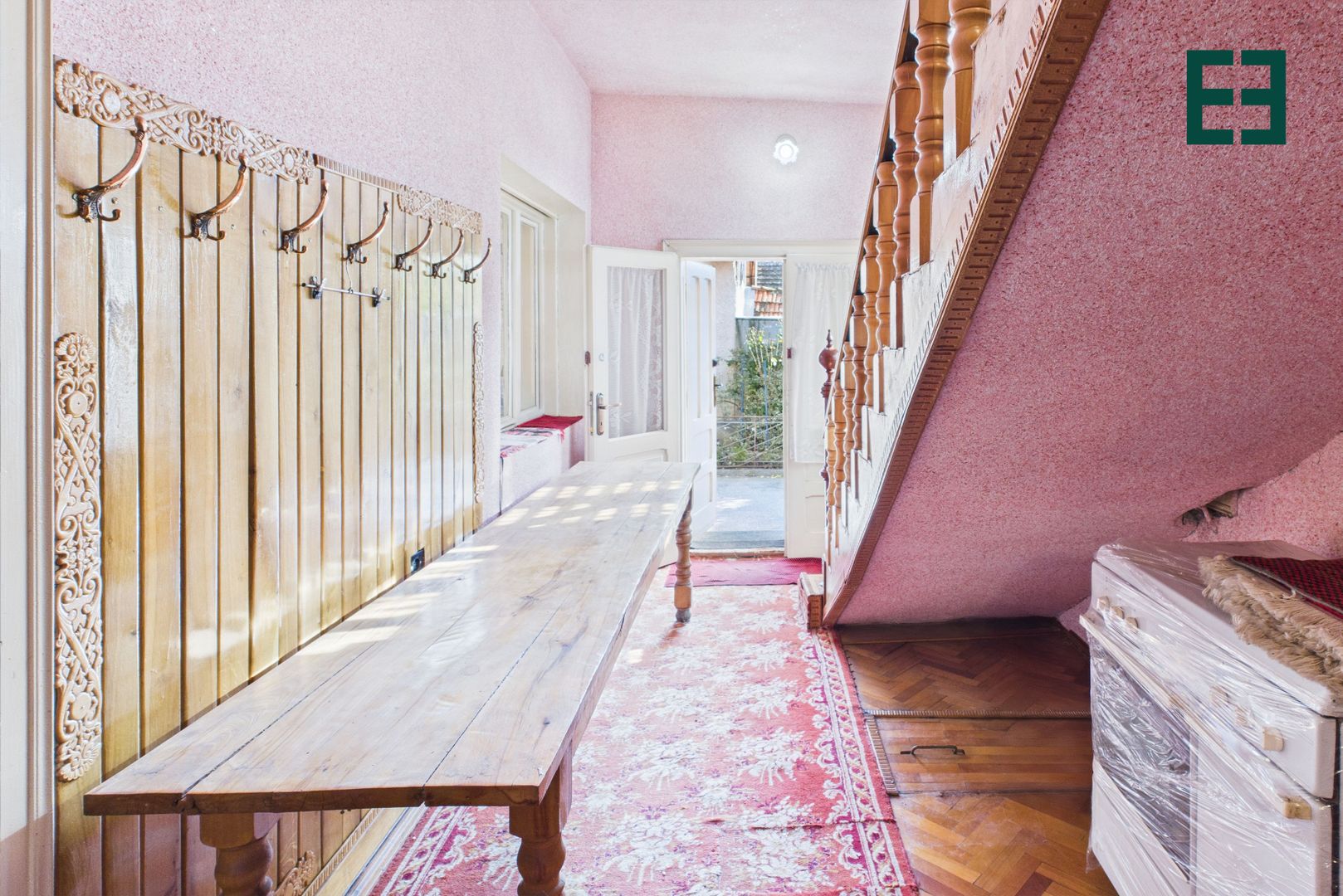 Casă cu 10 camere și 1437 mp teren în Ineu - Arad - Poză 16