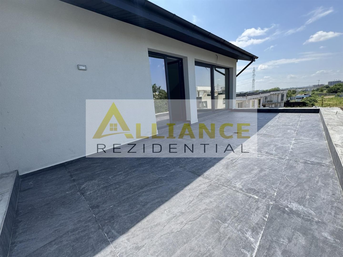 Casa 5 camere tip DUPLEX - 4 bai Terasa + Curte 250 MP - Poză 12