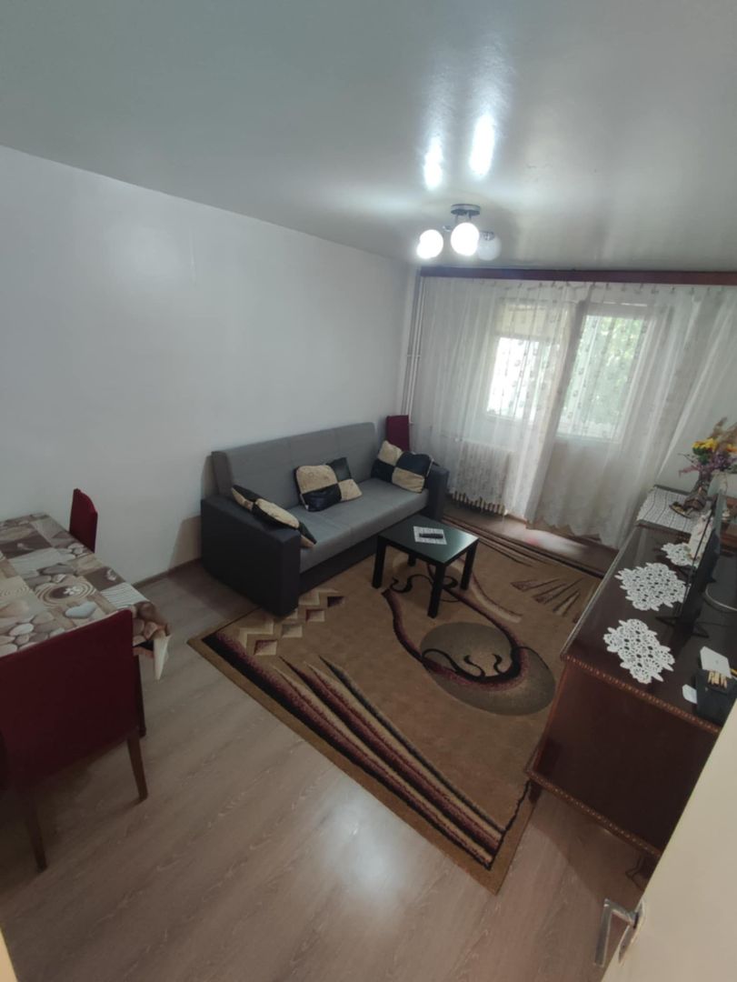 De vanzare apartament 2 camere - Poză 4