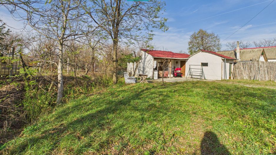 Casuță cu priveliște panoramică spre Cetatea Șiria - Poză 23