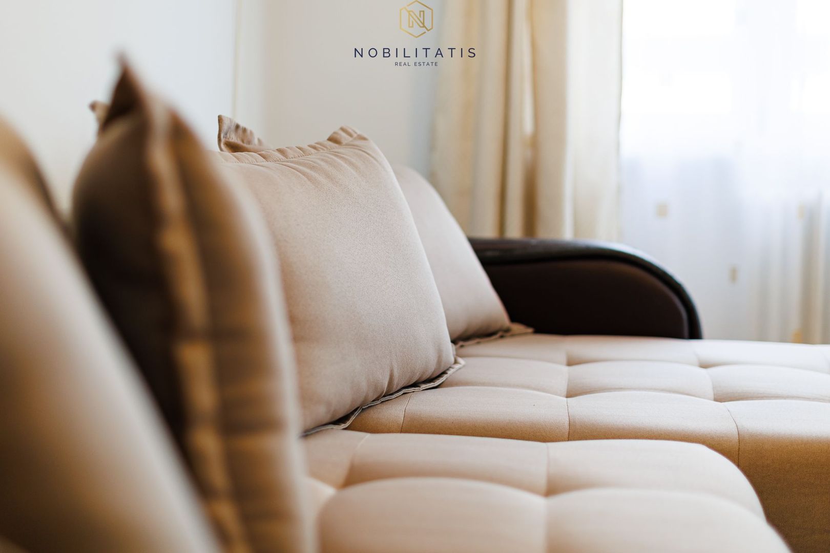 Un apartament cum rar găsești, în centrul orasului | 4 camere & 2 bai - Poză 4