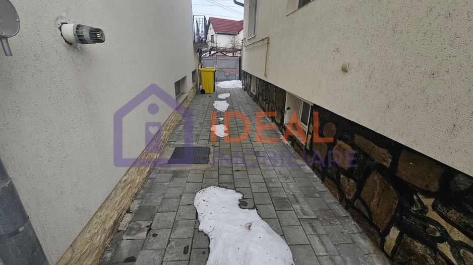 Casa Individuala cu 4 camere si garaj, zona Strand - Poză 14