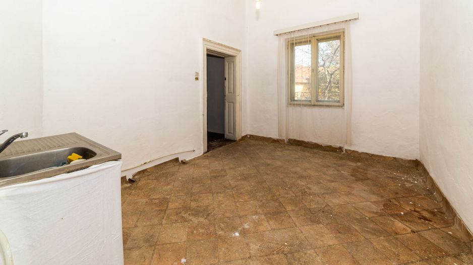 Apartament ultracentral cu potențial extraordinar - Poză 7