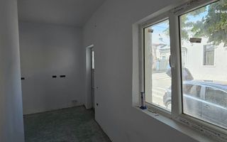 Vând apartament cu o camera, la  casa + baie proprie - zona centrala - Poză 6
