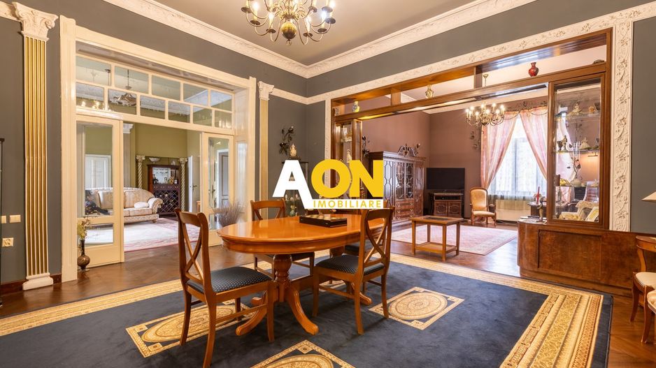 Casa din secolul XIX, ultrafinisata, ultracentral, 855 mp teren - Poză 1