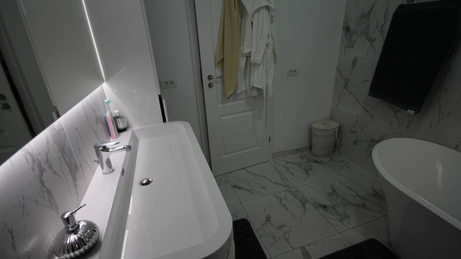 Modern si primitor - Poză 22