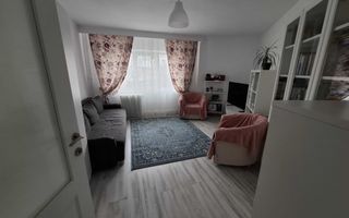 Bloc din 80/ Apartament cu 3 camere/ Decomandat/ mobilat/utilat/ 75 mp - Poză 1