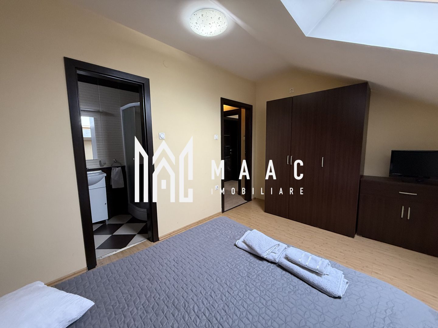 Casa individuala | 7 Camere cu baie proprie | Promenada - Poză 15