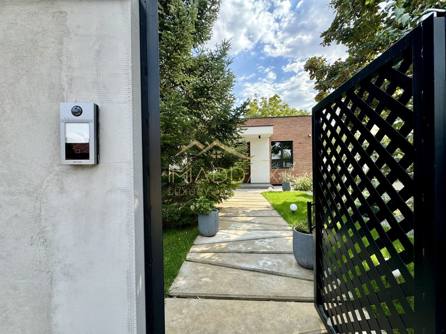 Vila cu 5 camere // * 565 mp gradina* // Tunari - Poză 104