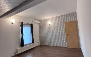 Casa individuala frumoasa si spatioasa in Giroc - Poză 14