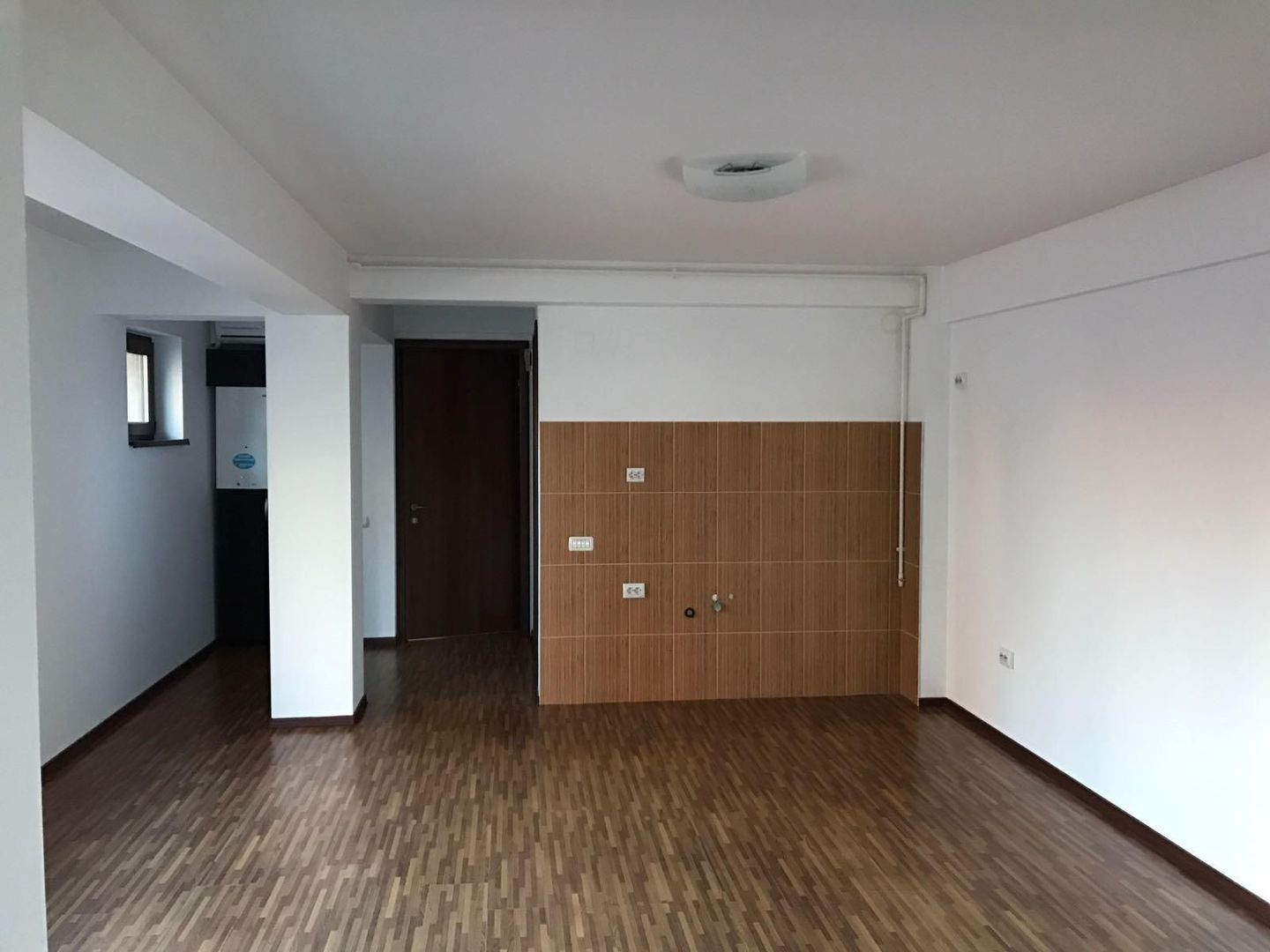 URGENT!, FARA MENTENANTA ,UTILITATI CONTORIZATE,  CURTE RELAXARE - Poză 1