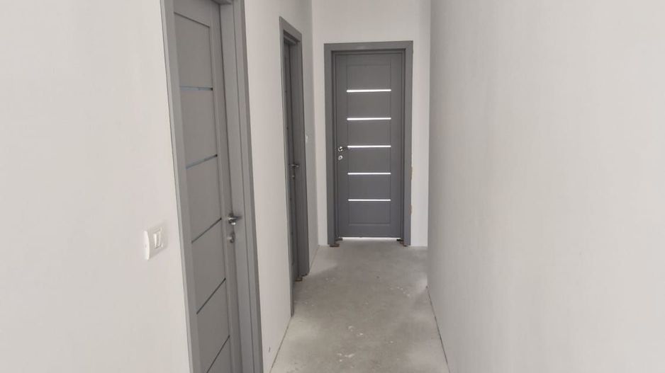 Casă / Vilă cu 4 camere de vânzare în Mosnita Noua - Poză 5