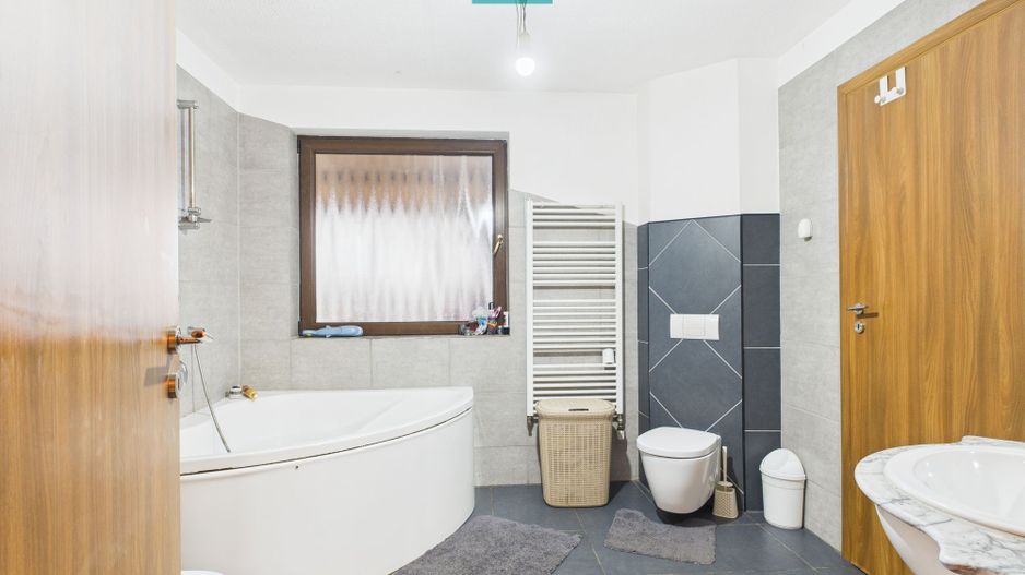 Casă individuală spațioasă, la 10 km de Timișoara - Poză 13