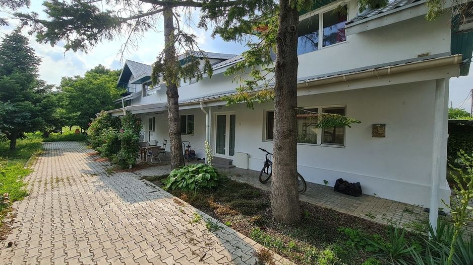 Casa in zona centralain vecinatatea padurii - Poză 2