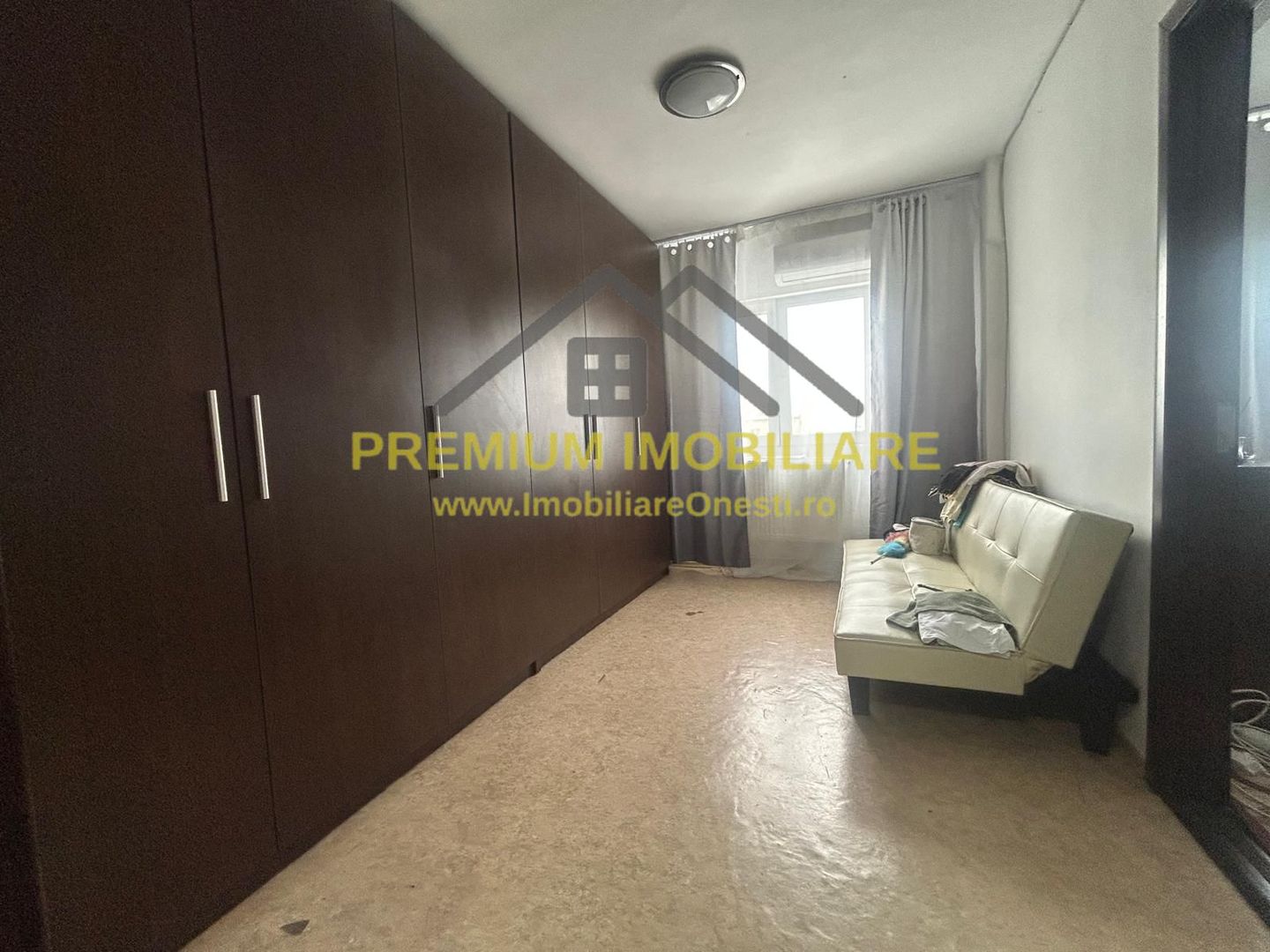 De vanzare Apartament 3 camere zona de jos - Poză 8