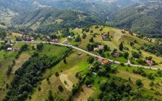 Aproape 4.000 mp, in fascinatia decorului montan, Bran, Moieciu de Jos, Brasov - Poză 8