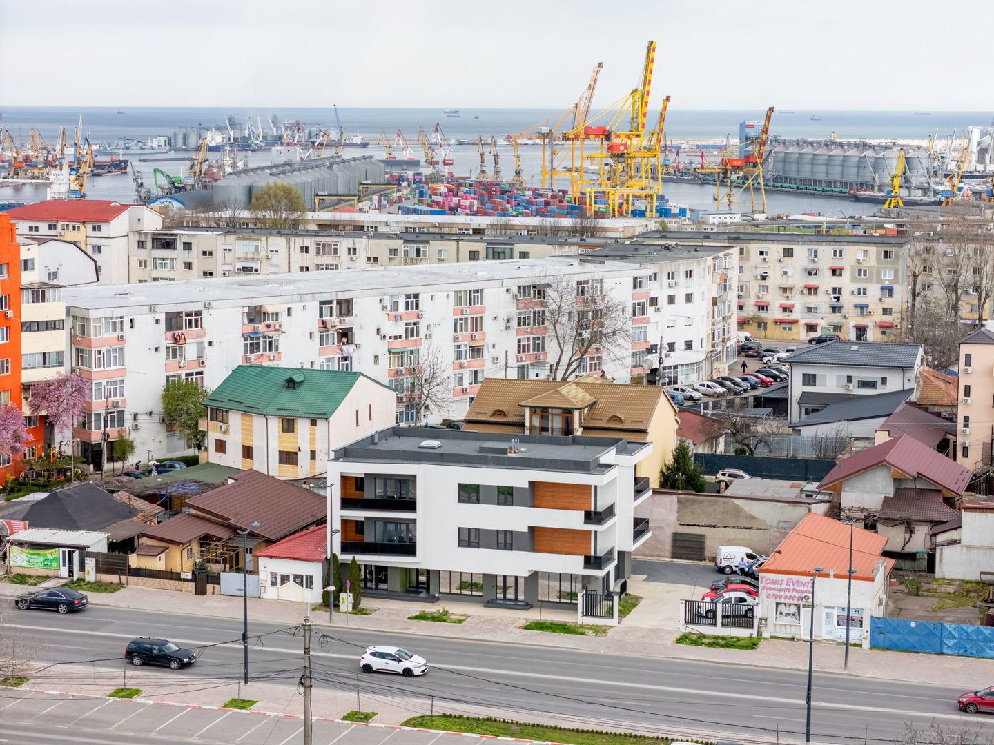 NOU! Spatii de birouri premium de inchiriat | Bdul 1 Mai | Parcare - Poză 18