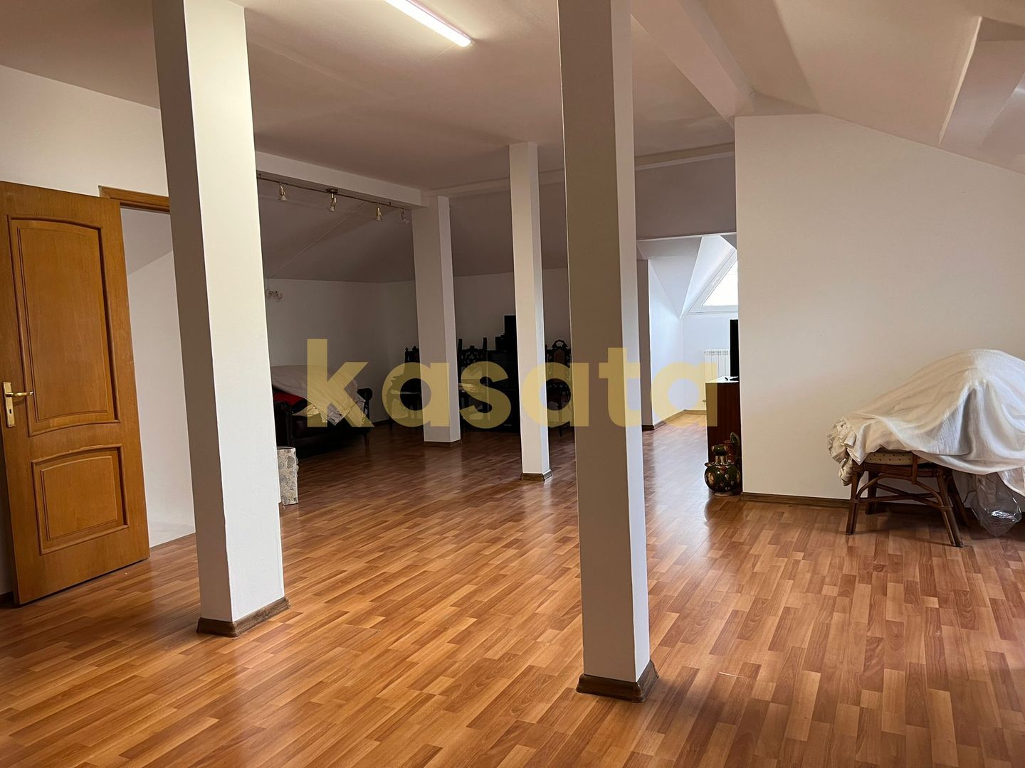 Vila deosebita 11 camere Erou Iancu Nicolae - Poză 20