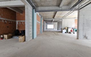 Spatiu comercial cu piscina acoperita***512mp utili//Pipera - Poză 1