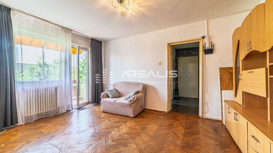 VÂNDUT!!! Apartament 3 camere în zonă centrală - Poză 2