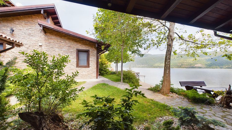 Pensiune de Lux pe Malul Dunării în Dubova - Poză 23